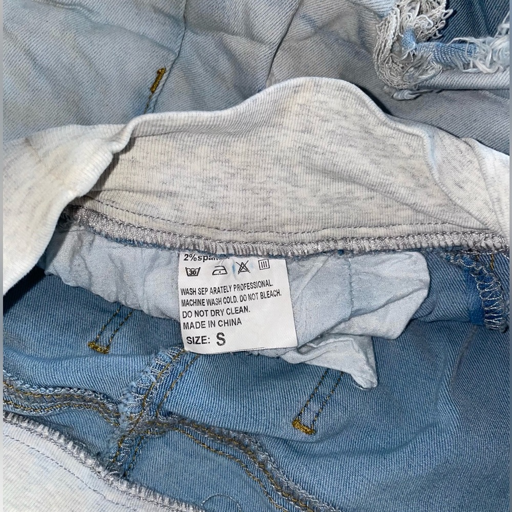 SHEIN maternity shorts - Picture 3 of 3